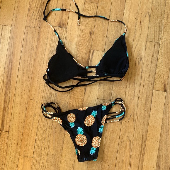 Pineapple bikini - Picture 3 of 3